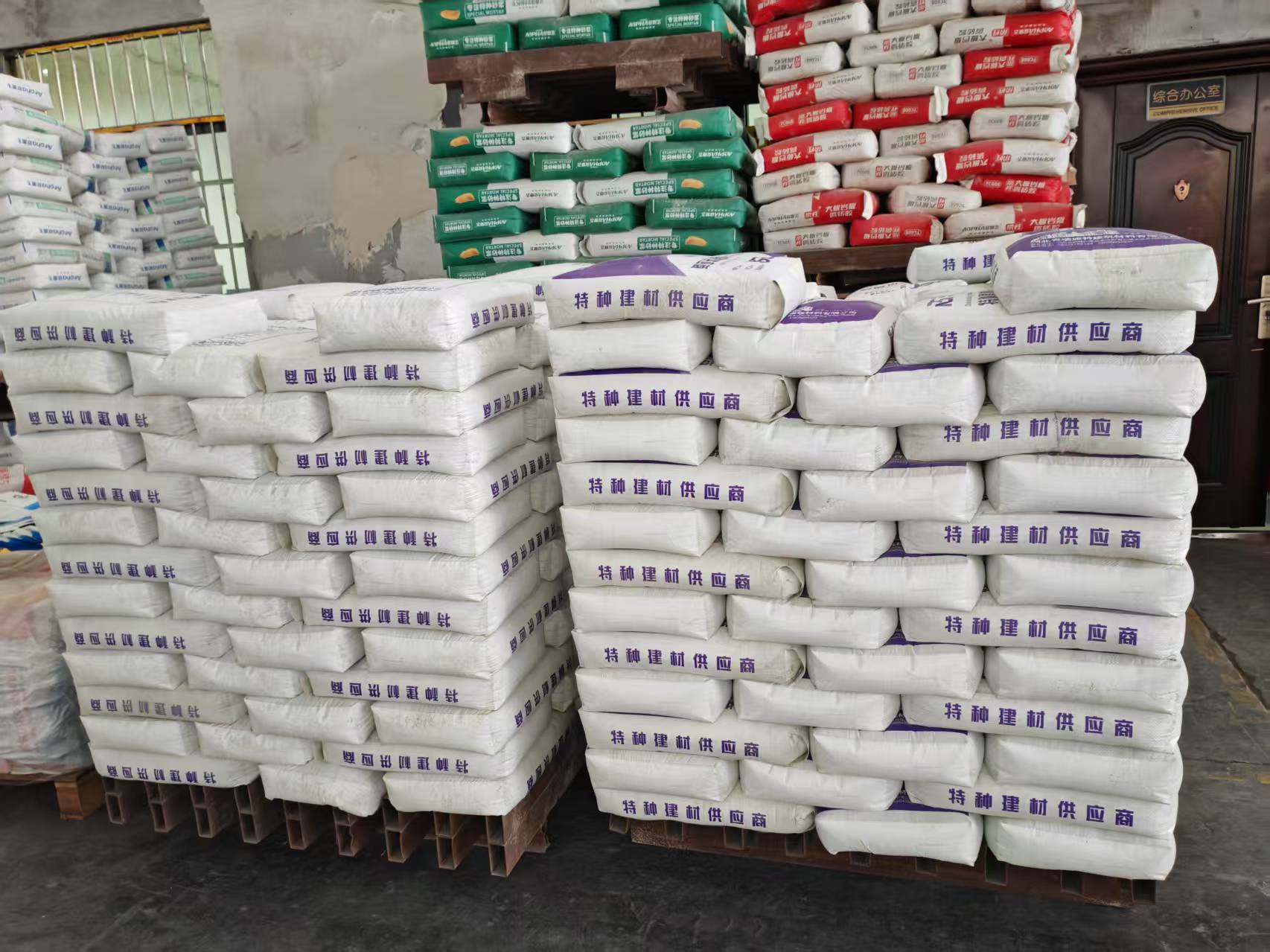 岳池拱顶带模注浆料